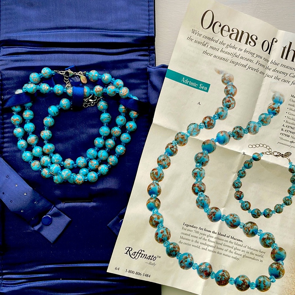 Glass bead necklace and bracelet set. Murano glass beads.